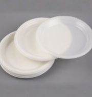 Пластиковые одноразовые тарелки